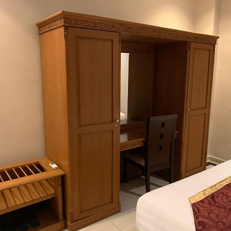 Enhaii Hotel Bandung Bagian luar foto