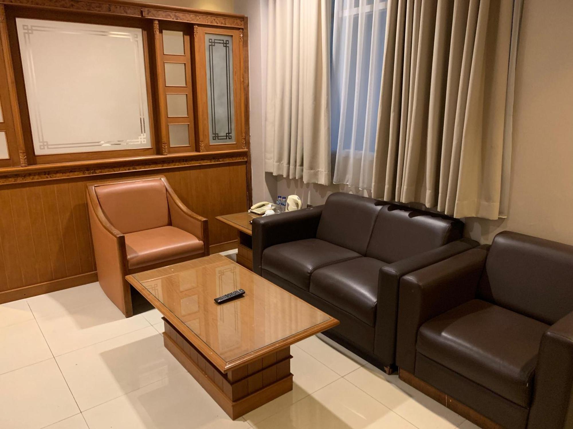 Enhaii Hotel Bandung Bagian luar foto