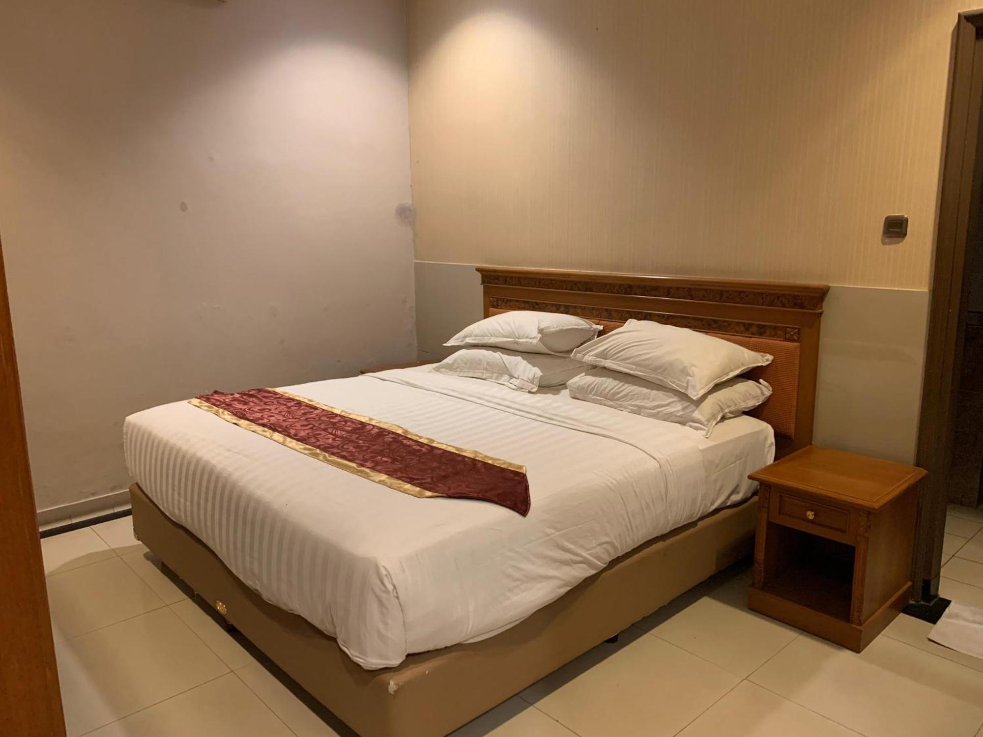 Enhaii Hotel Bandung Bagian luar foto