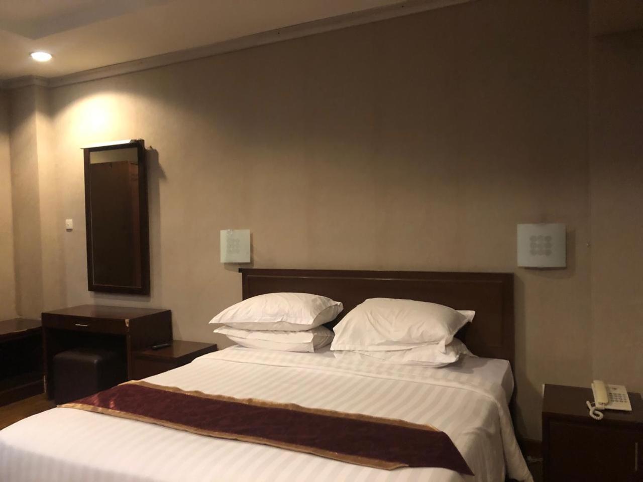 Enhaii Hotel Bandung Bagian luar foto