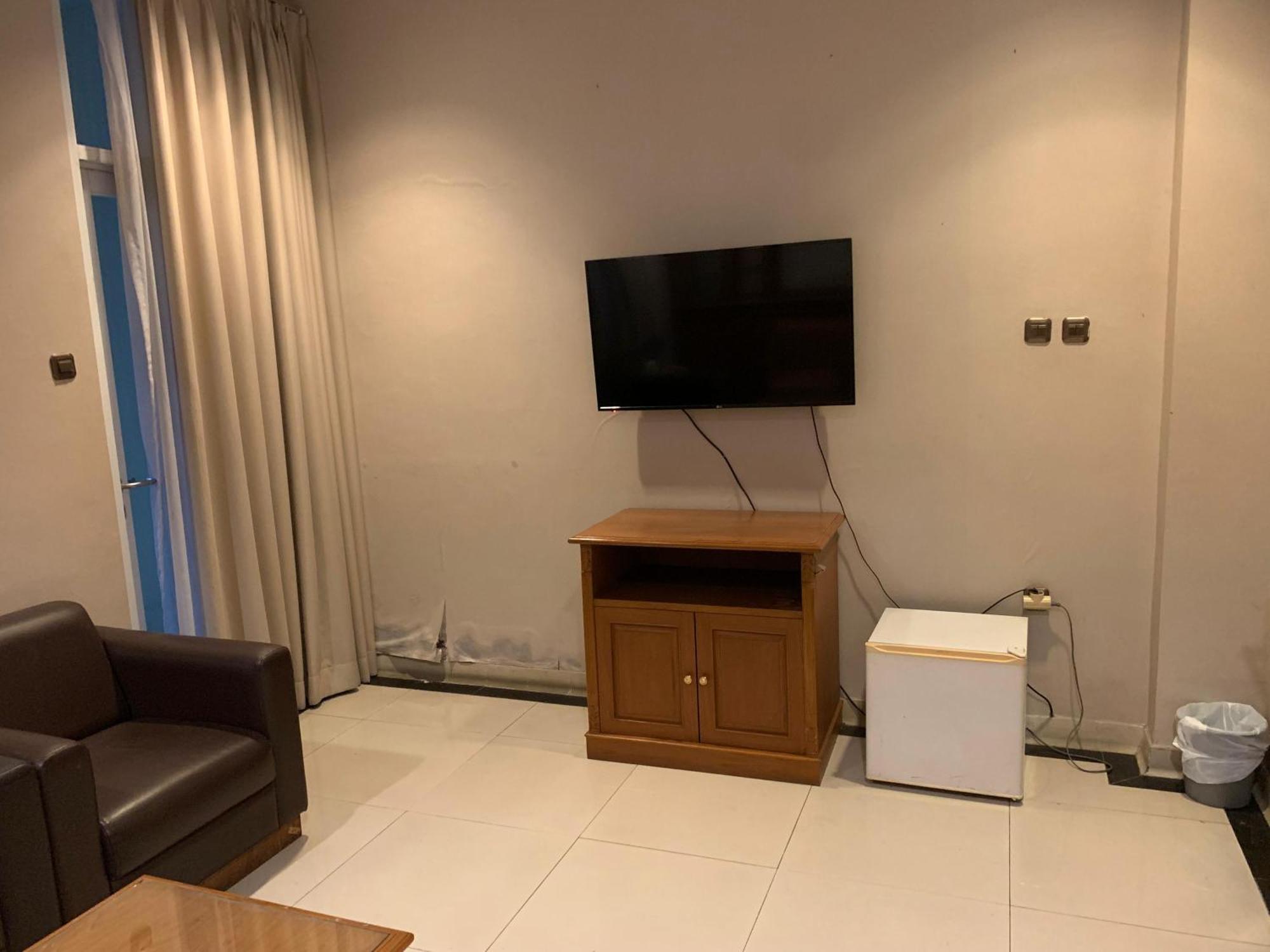 Enhaii Hotel Bandung Bagian luar foto