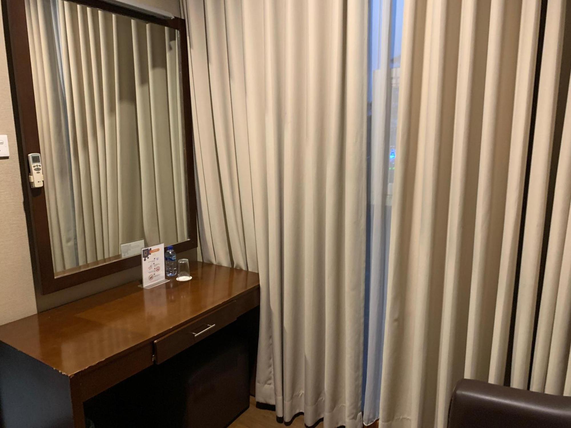Enhaii Hotel Bandung Bagian luar foto