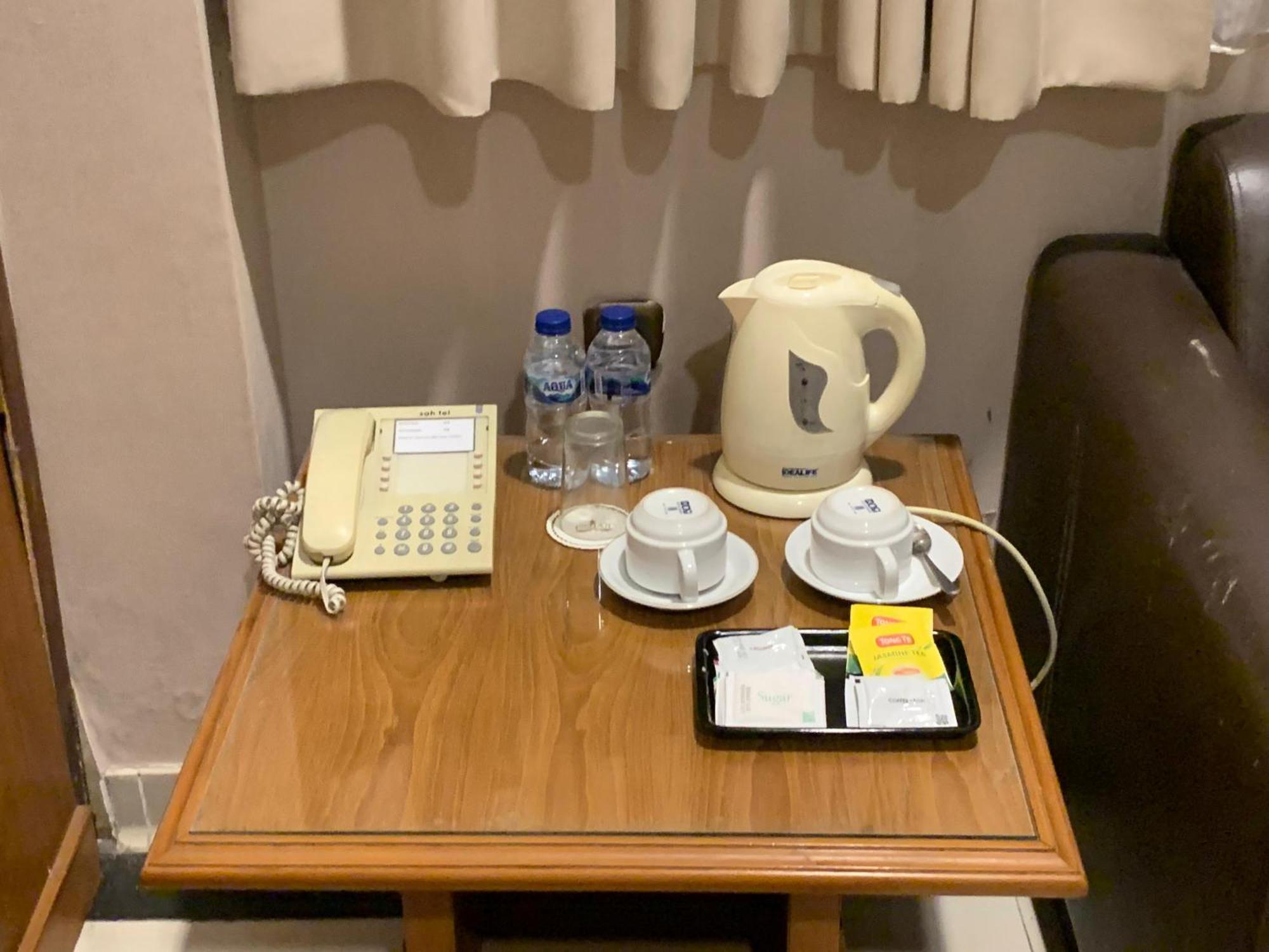 Enhaii Hotel Bandung Bagian luar foto