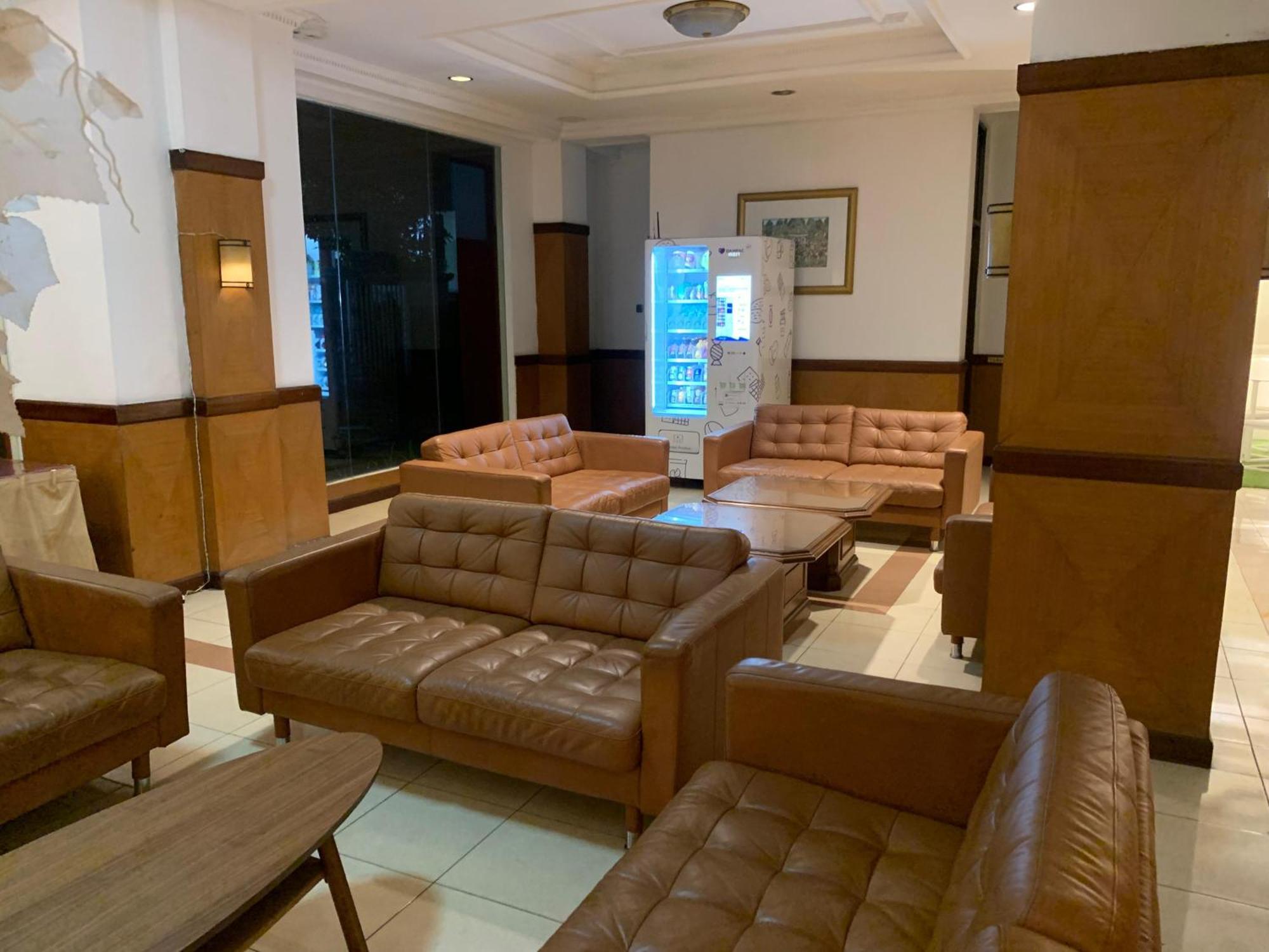 Enhaii Hotel Bandung Bagian luar foto