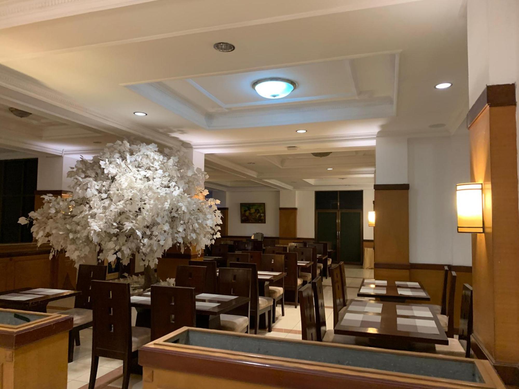 Enhaii Hotel Bandung Bagian luar foto