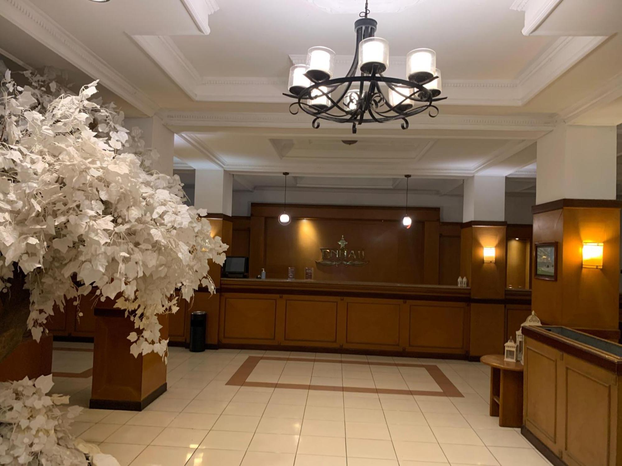 Enhaii Hotel Bandung Bagian luar foto