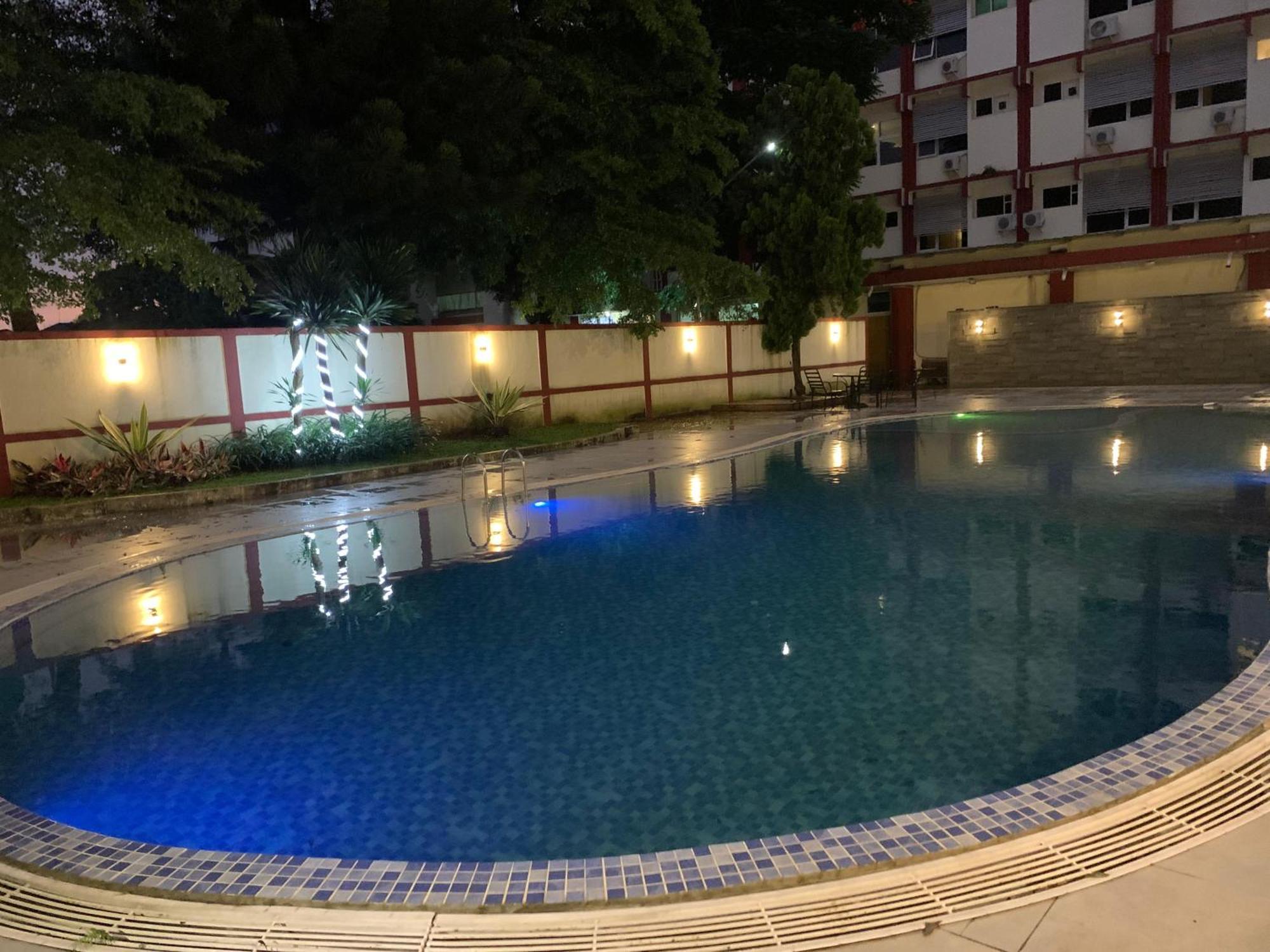 Enhaii Hotel Bandung Bagian luar foto