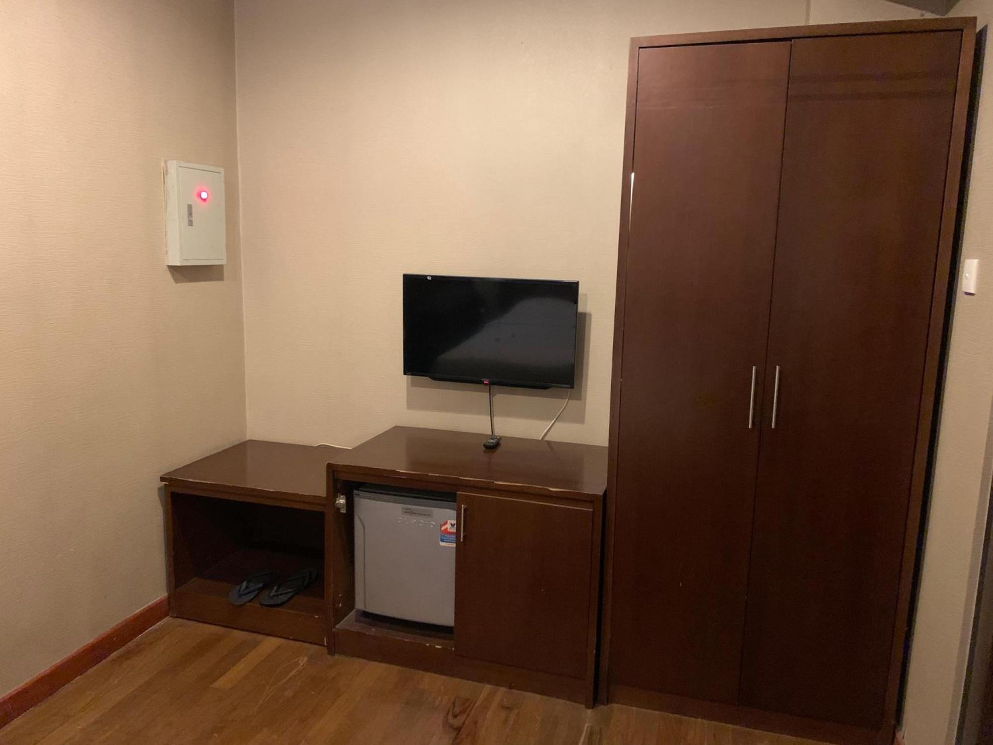 Enhaii Hotel Bandung Bagian luar foto
