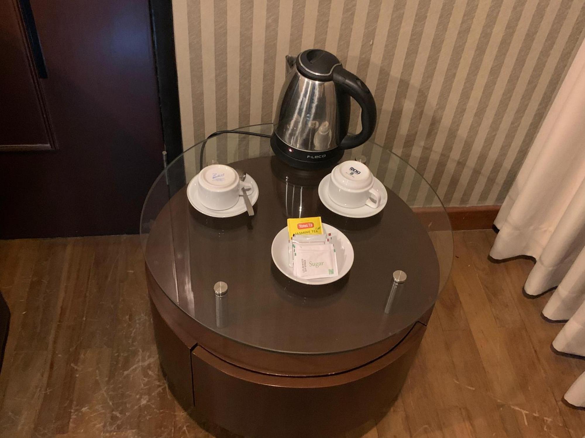 Enhaii Hotel Bandung Bagian luar foto